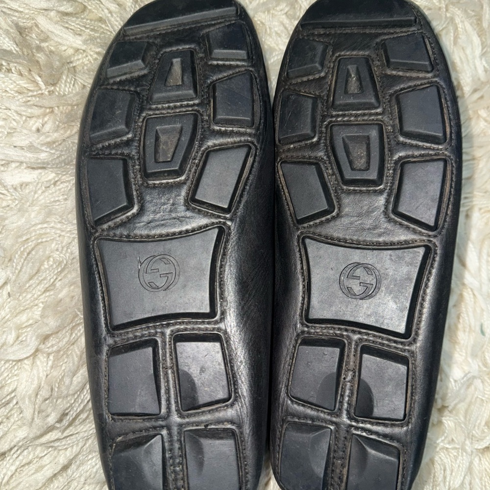 Gucci Black Leather Loafers with Gold Bee Detail - Picture 7 of 11